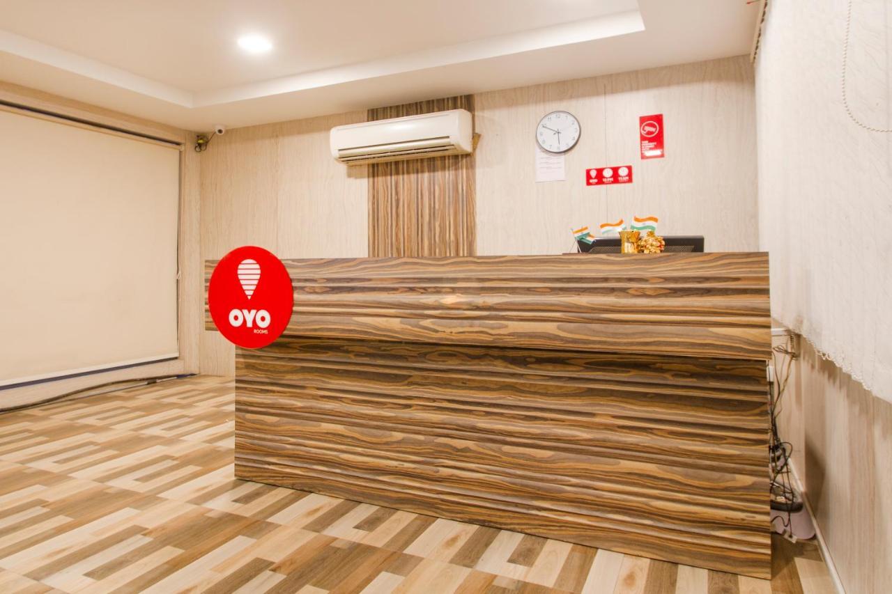 Vaccinated Staff - Oyo 11400 The Down Town Suites Hyderabad Eksteriør billede