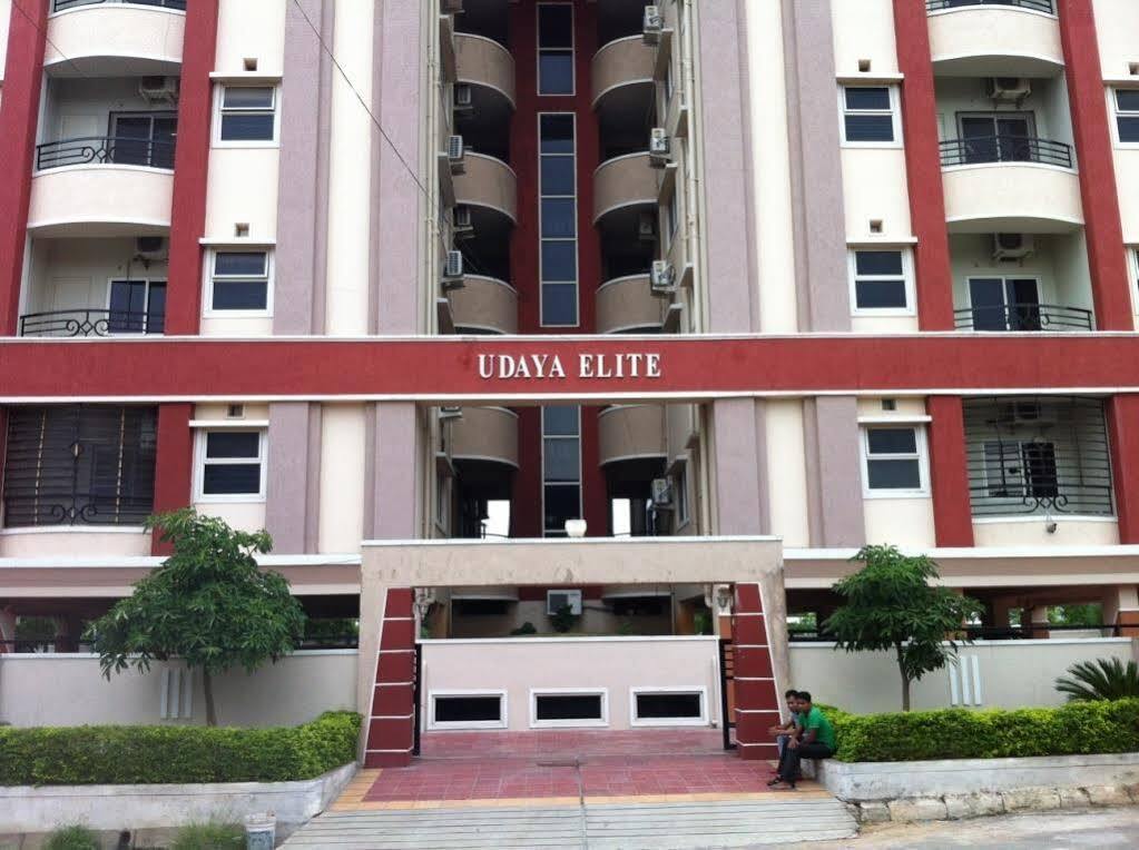 Vaccinated Staff - Oyo 11400 The Down Town Suites Hyderabad Eksteriør billede